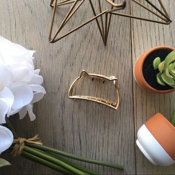 Neko gold metal kitty ears hair clip - Picture 2 of 7